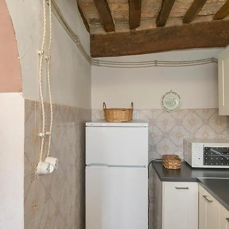 Casina Nel Borgo Antico דירה *