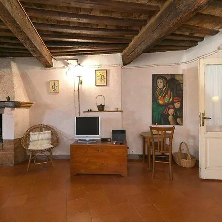Casina Nel Borgo Antico ביבונה